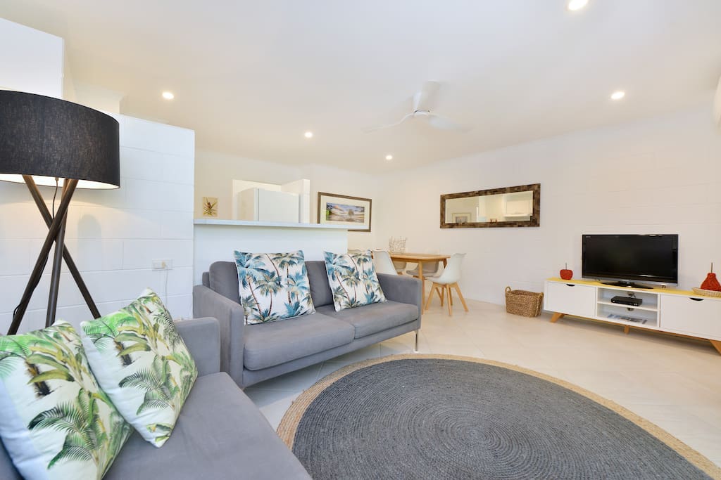 Updated furnishings & decor