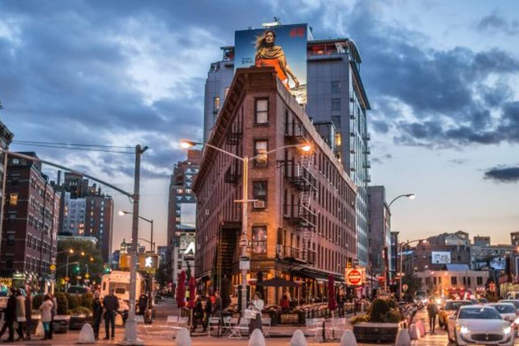 The historic meatpacking district just steps away. only 400 meters away an easy stroll to all All the nightlife you've heard about at your fingertips.