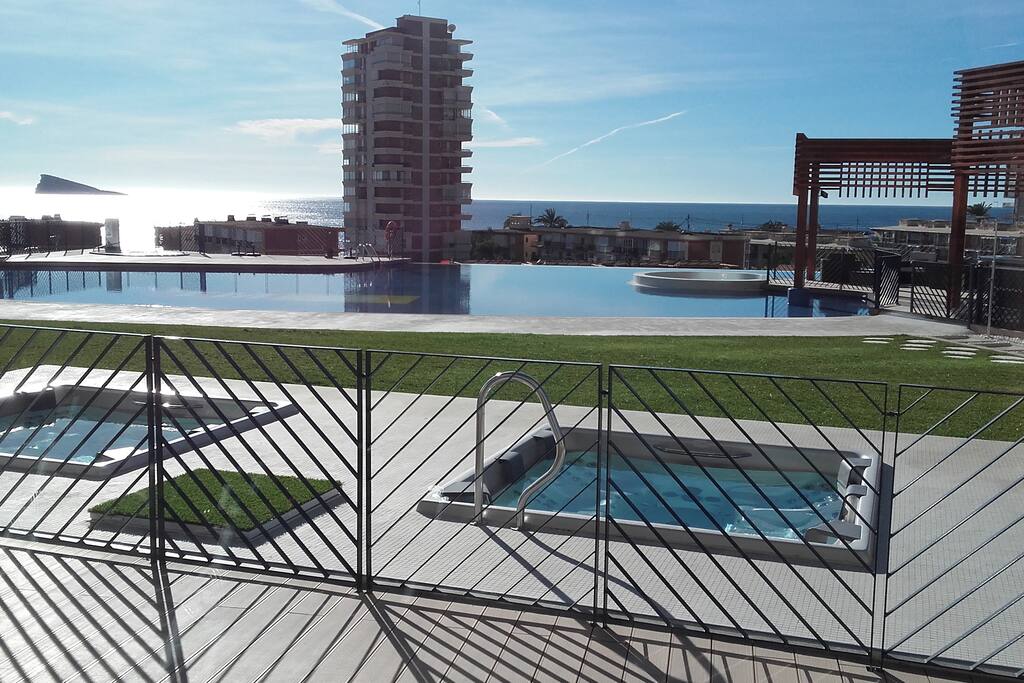 jacuzzis + piscina