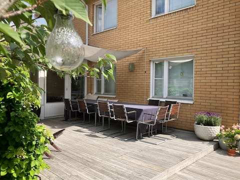 Centrally-located villa near Stadspark, swimming & Elmia