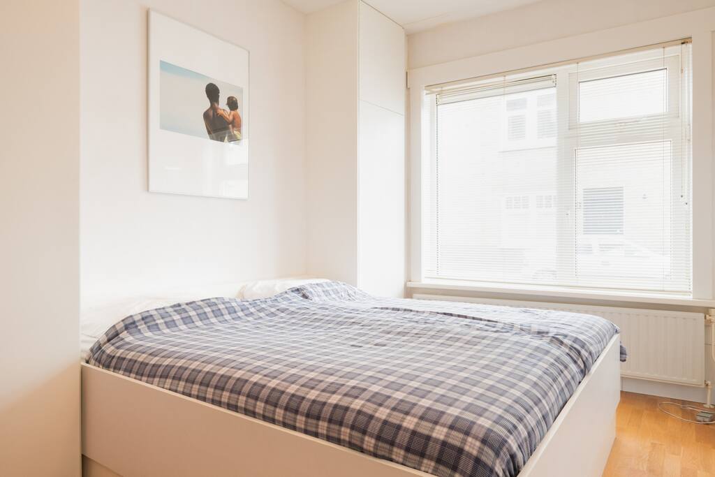 Kingsize bed
