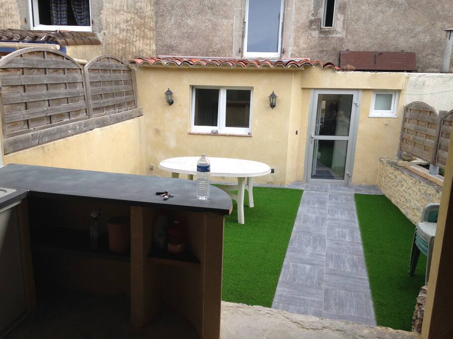 cour privative