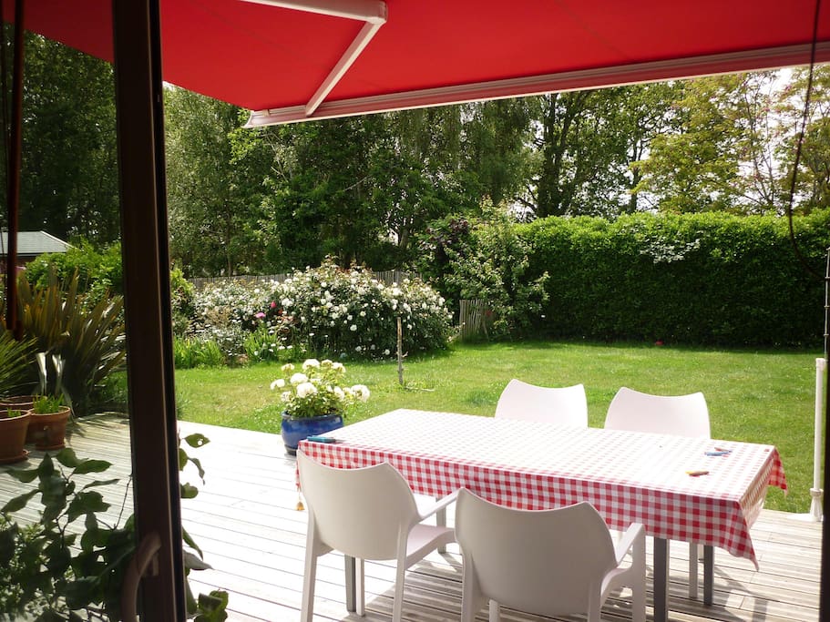 Terrasse avec soleil du matin au soir