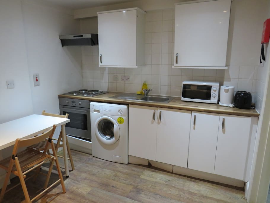 The Kitchen Side