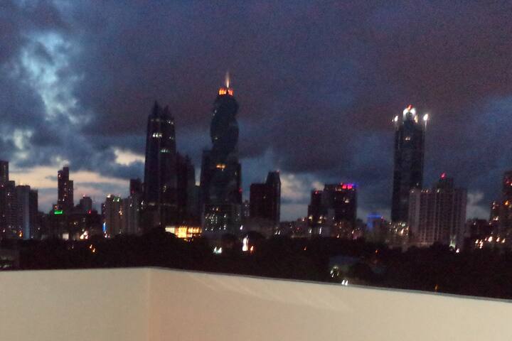 Urban Loft w/Great Ocean Views & Huge Private Deck