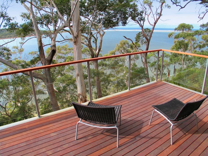 The Noreaster, waterfront with view of lake&ocean. Houses for Rent in