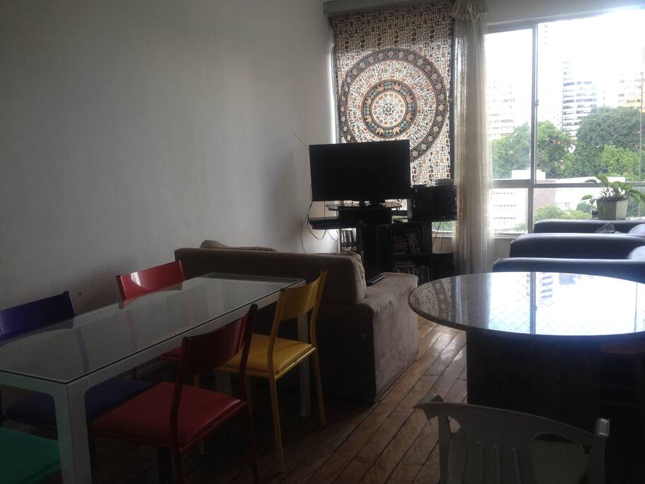 Sala de estar, de outro ângulo