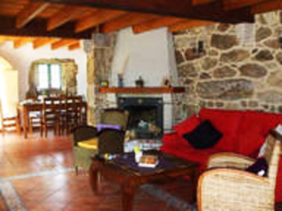 Salón con sofá-cama.