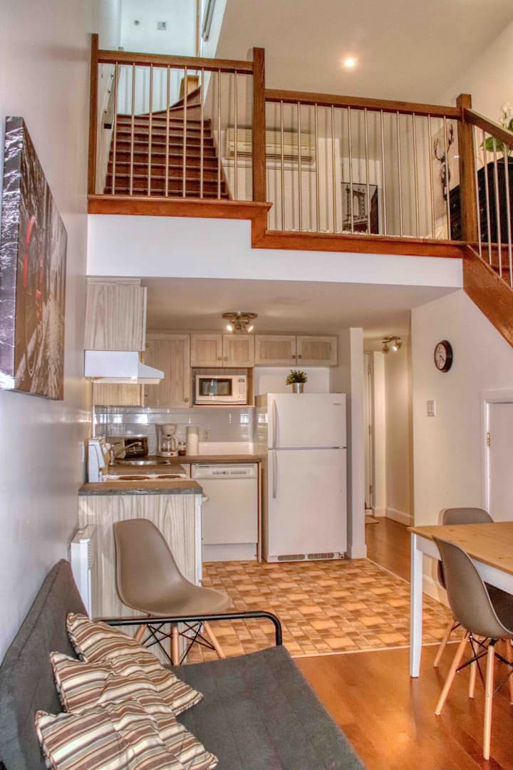 Loft Rénové à Neuf 16 Pieds Plafond Et Mezzanine! - Varennes