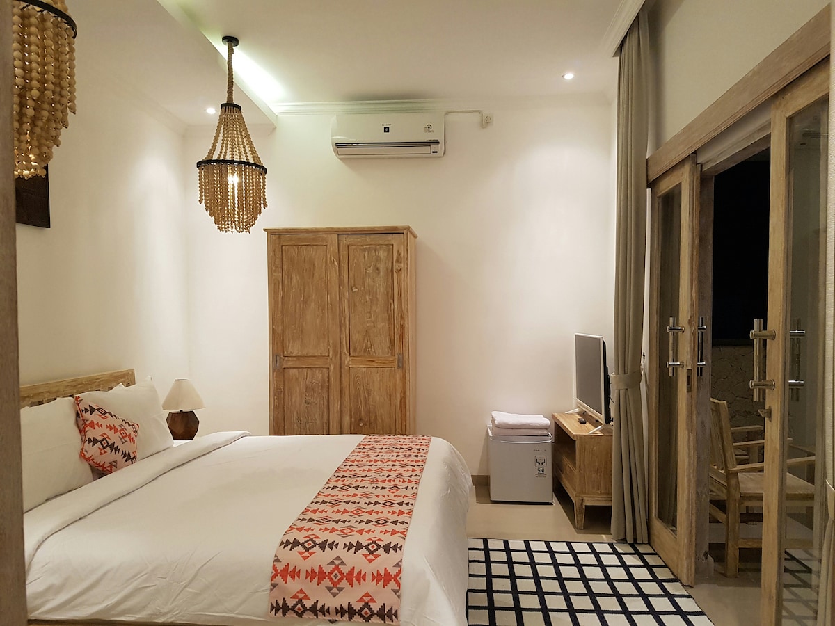 Home in South Kuta · ★4.87 · 1 bedroom · 1 bed · 1.5 baths, comparable Airbnb
