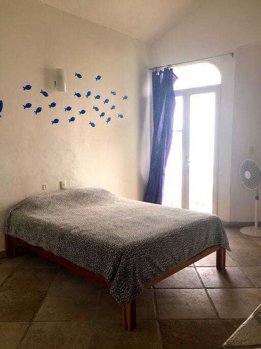 Cama matrimonial sencilla pero súper cómoda