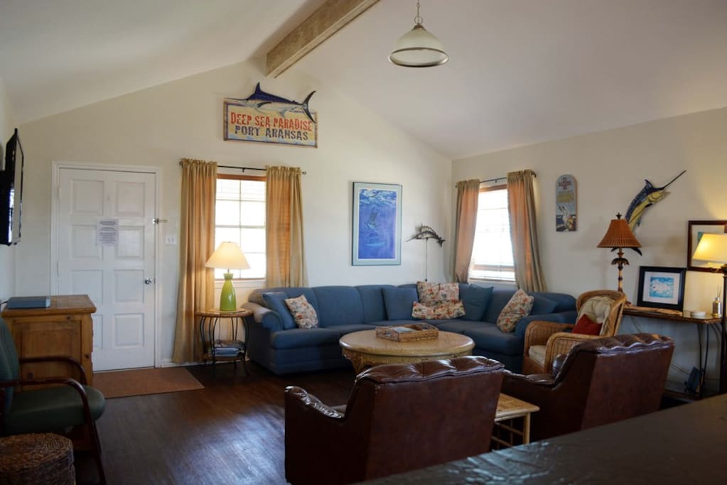 Living area with lots of seating. Couch has pull out.