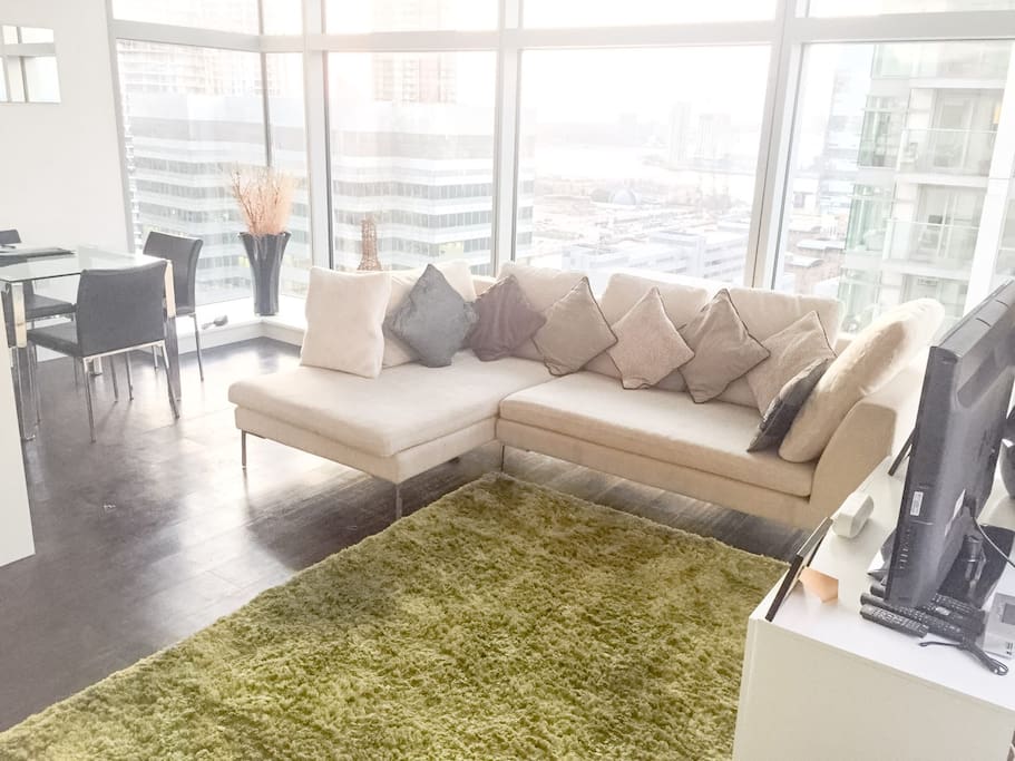 Living/lounge area