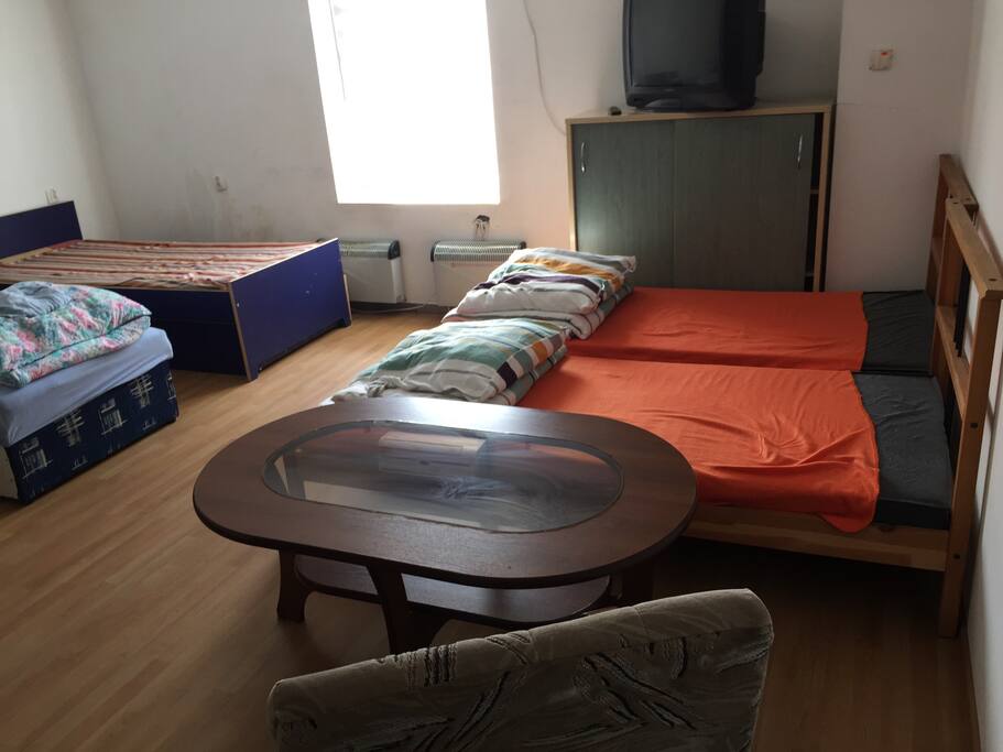 room 7 beds
air conditioning