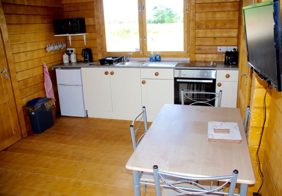 Kitchen/dining area.