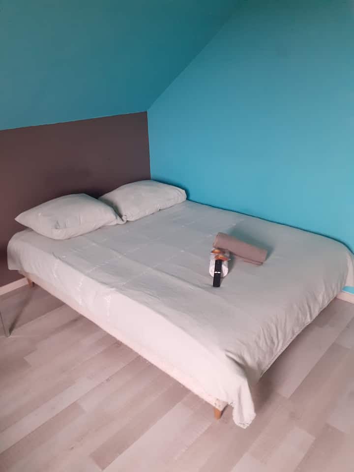 Kati i parë: Dhoma e gjumit #2 "Spitzberg "
Krevat dopio në anën veriore
2 persona