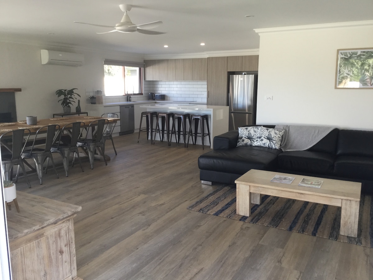 Top Airbnb: J's Beach Retreat in Shire Of Colac Otway