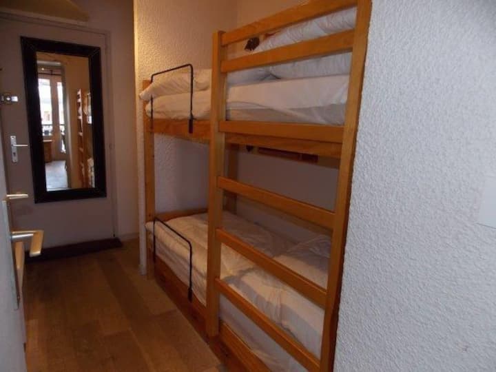 Espace nuit. Les lits superposées sont fortement déconseillés pour les moins de 6 ans