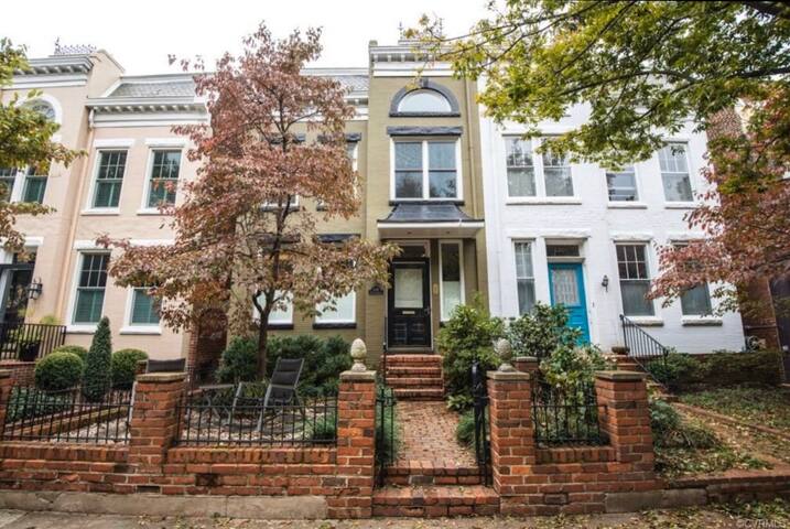 Private Suite in the Fan District