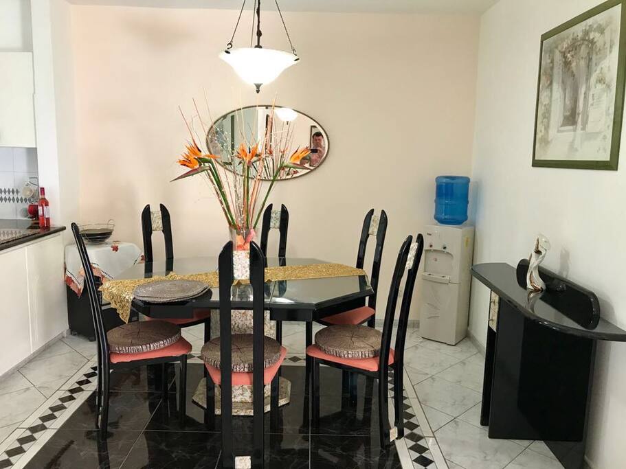 Столовая/Dining area