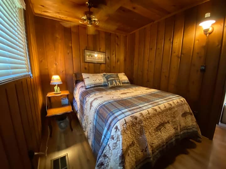 Fish theme room 2, picture 1