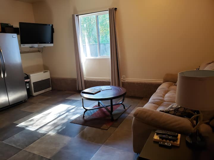 Convenient Bnb, Kenai Spur Hwy Apt. Sleeps 8+ - Kenai, AK