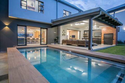 Luxurious House in Security Estate