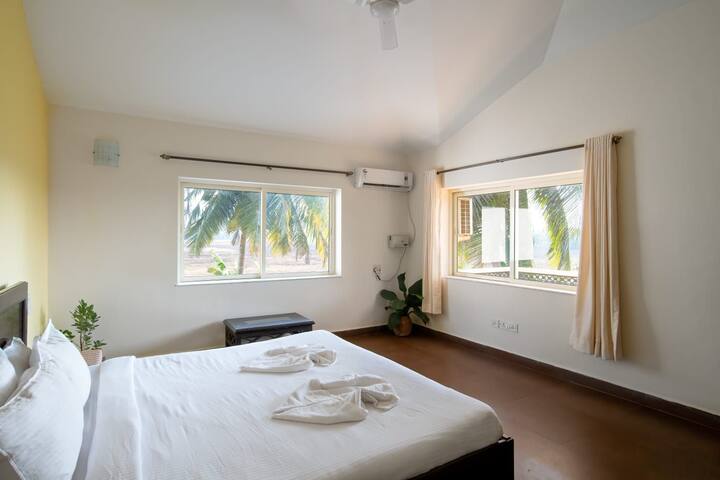 Private pool 5bhk Near Baga