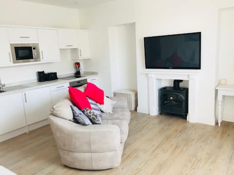 Bottom Flat, Chona - St Peter Port