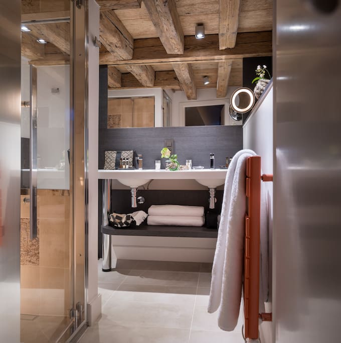 Salle de bain avec hammam privatif