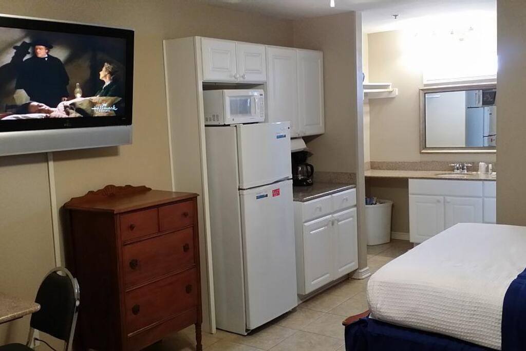 Flat-screen television with B