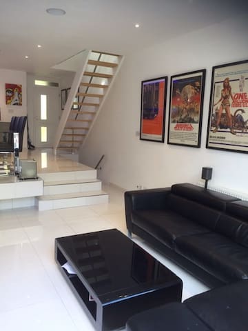 3 bed Hse Strawberry Vale Twickenham