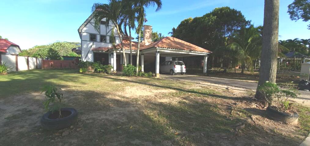 A Famosa Villa 884 June 2021 Bungalow In Alor Gajah Malaysia 4 Bedroom 2 Bathroom