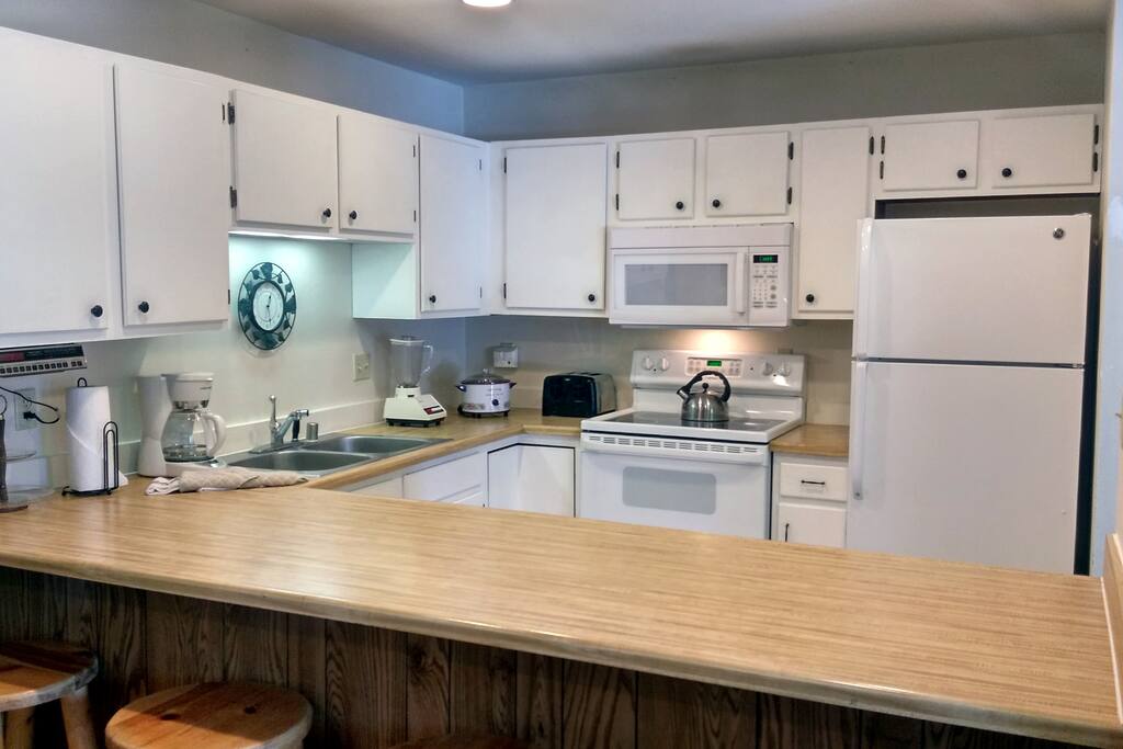 Beaver Creek West Condo Y-1 kitchen with breakfast bar