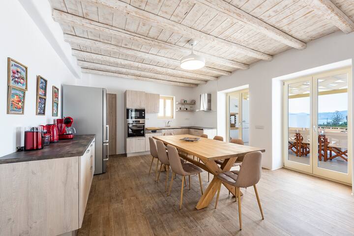 Zorbas’ Seaview Villa 2 gallery image 5