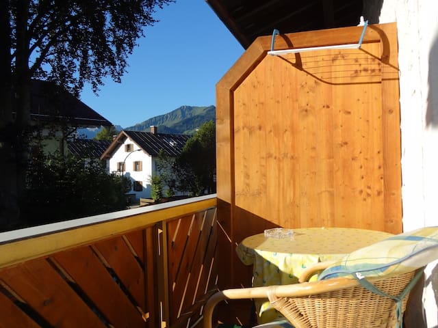 Einzelzimmer mit Balkon