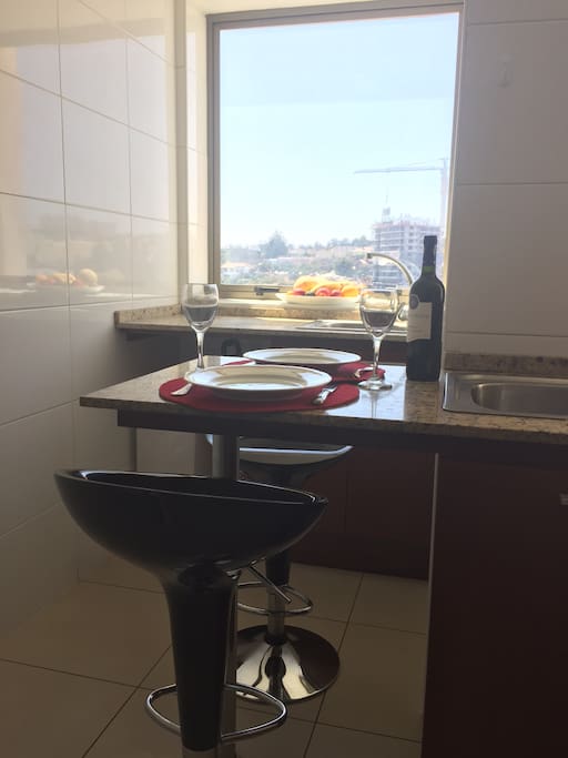 Comedor diario en cocina.