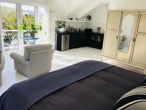 Crab Island Studio on Thesen Islands