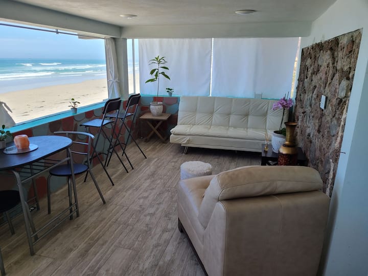 Nice one bedroom cottage steps from the beach Cottages for Rent in