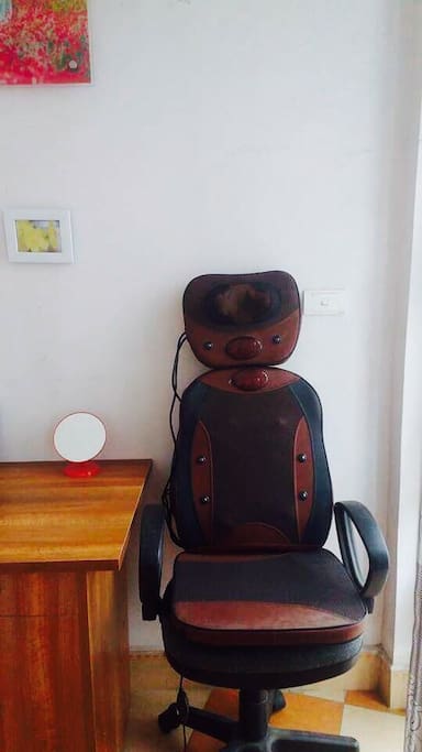 masage chair in room