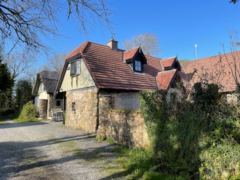 Primrose cottage’s +garden bar