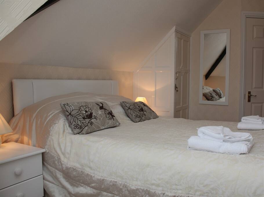 Room 6 bed
