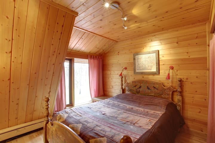 Spruce Bedroom (3)