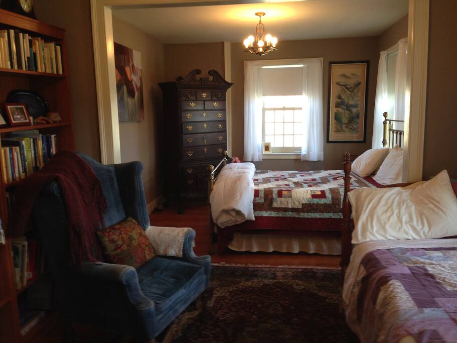 Looking from the Twin room into the Queen room