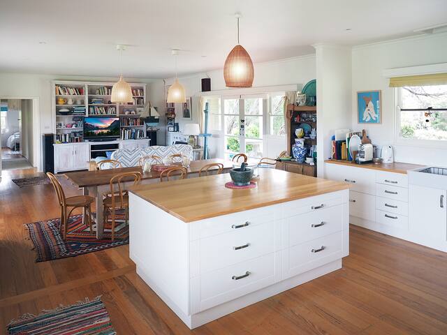 TI TREE RETREAT..outdoor entertainers delight gallery image 2