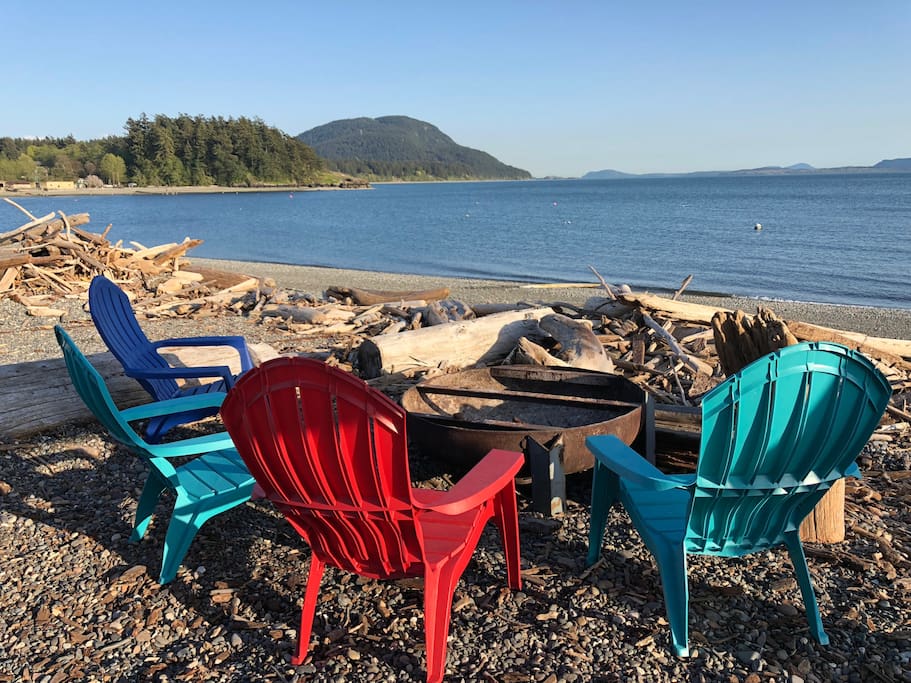 R-E-L-A-X! Life's a BEACH!