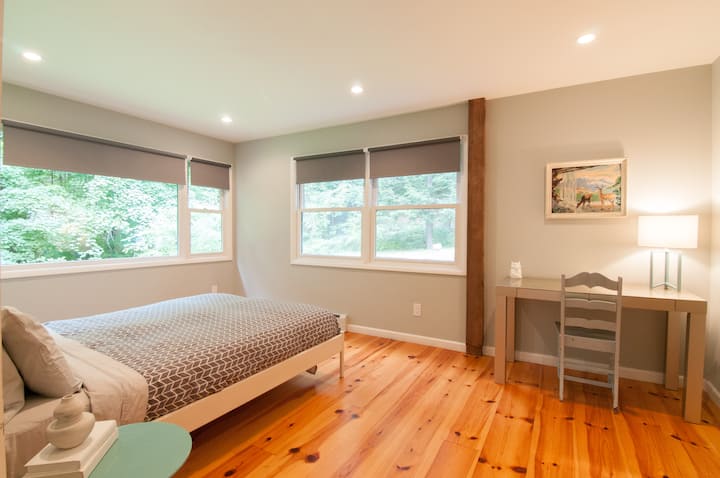 Downstairs Guest Bedroom with a Queen size bed