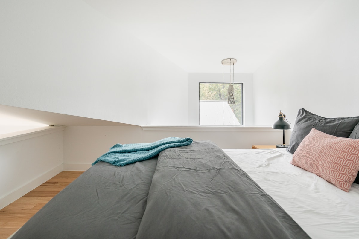 Modern East ATX Gem | Workspace + Walk everywhere