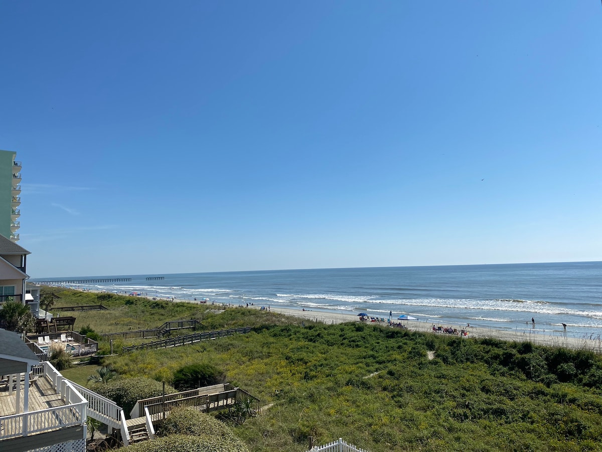 Oceanfront snowbird-friendly condo with beach views, hot tubs, pools, lazy  river - Myrtle Beach