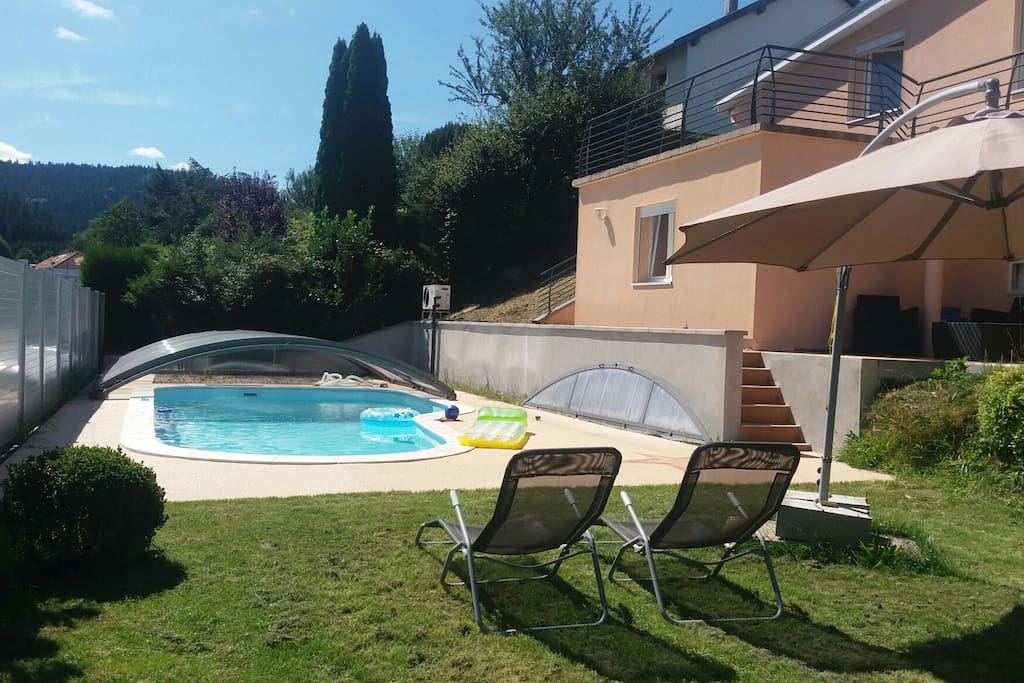 Piscine avec abri découvrable